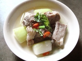 豚スペアリブと野菜のスープ煮