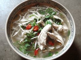 フォー・ガー(鶏肉米麺)