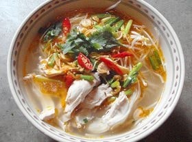 ミー・ガー(鶏肉卵麺)